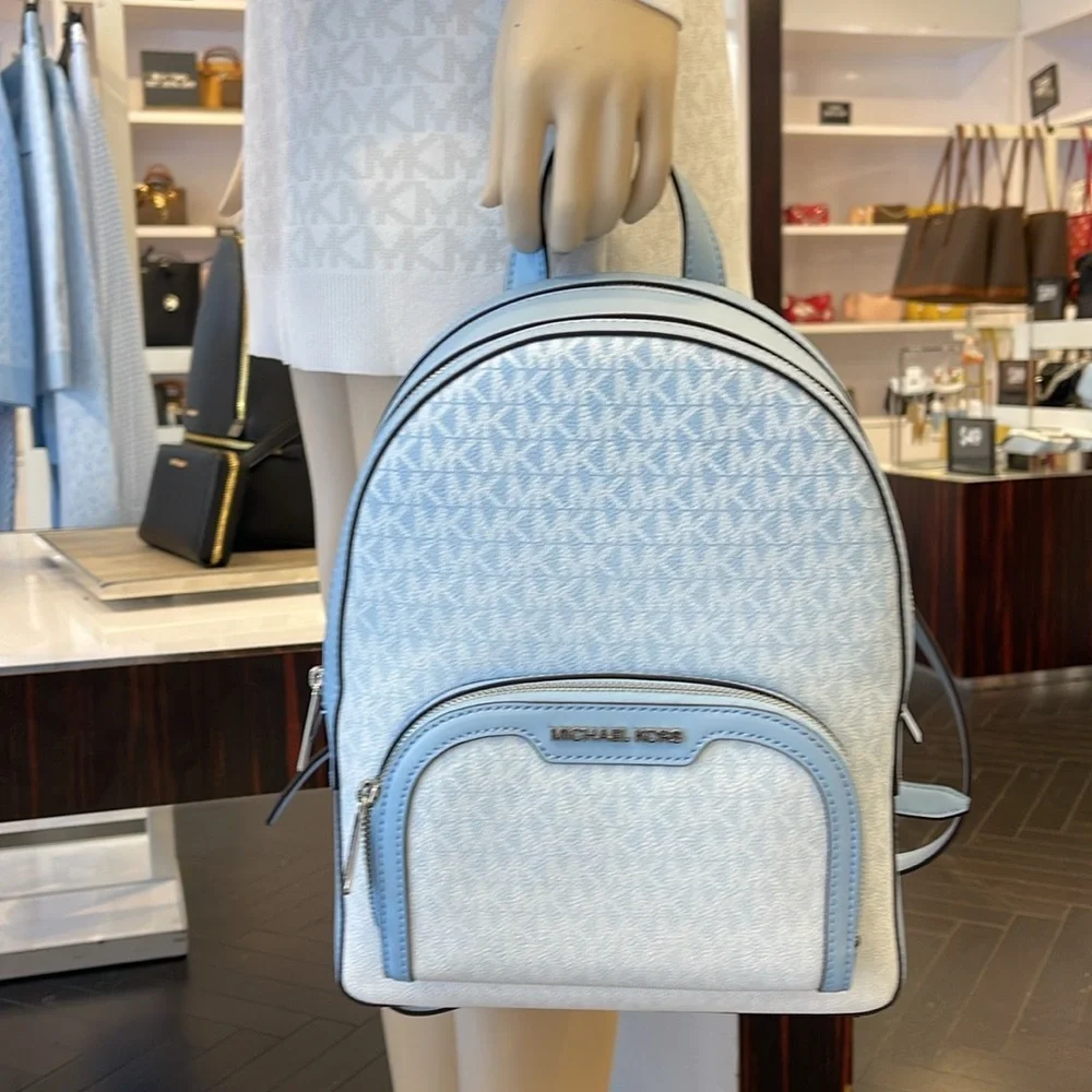 MICHAEL KORS Jaycee Medium Ombré Signature Logo Backpack
Light Sky
NWT - Picture 11 of 16